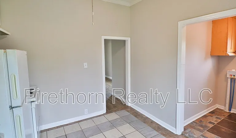 1400 Maple St — Photo 27