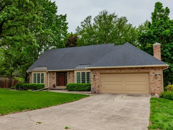 3500 Skyline Dr, Des Moines, IA 50310
