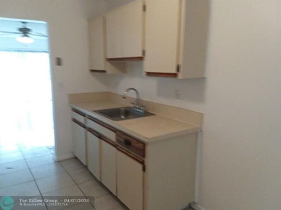4th image of 514 SW Tamworth St