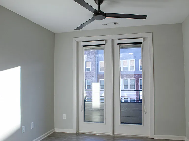 501 Howard St — Photo 18