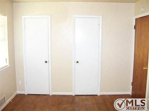 1st image of 310 La Salle Dr