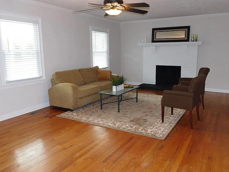 129 Charleston Dr — Photo 8