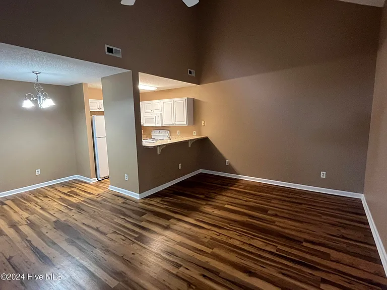 5146 Lamppost Cir — Photo 8