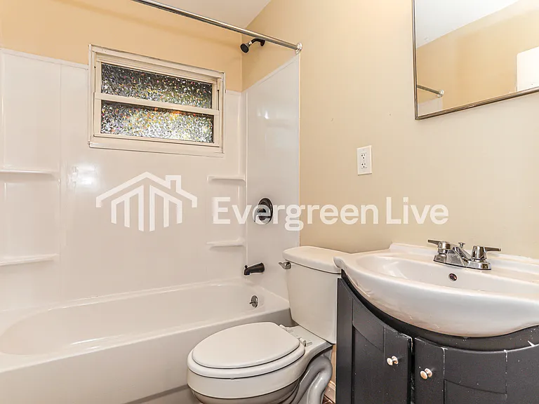 9622 Sacramento St — Photo 9