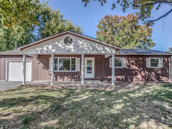 202 W Liberty St, Pleasant Hill, IL 62366