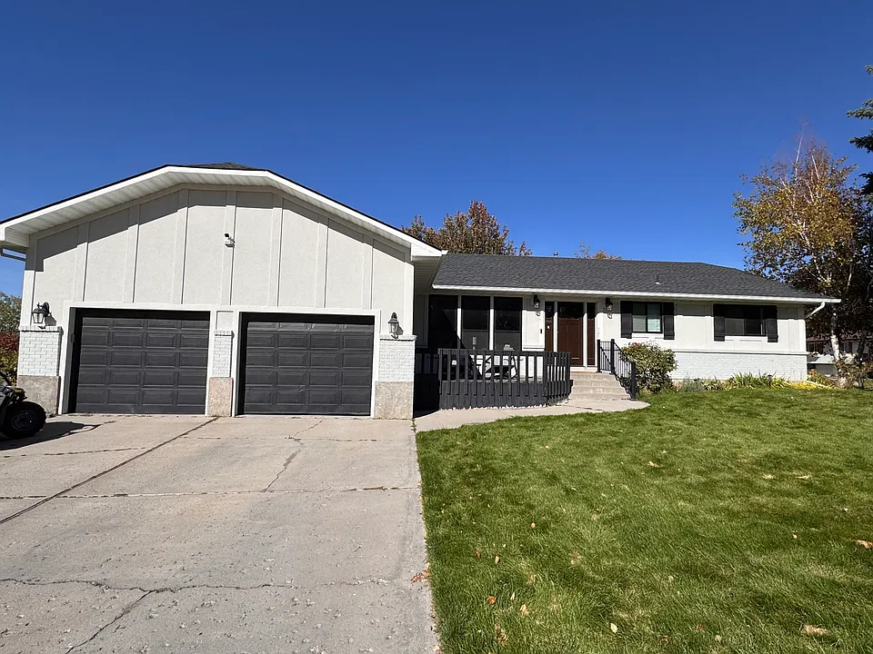 545 Commanche Dr