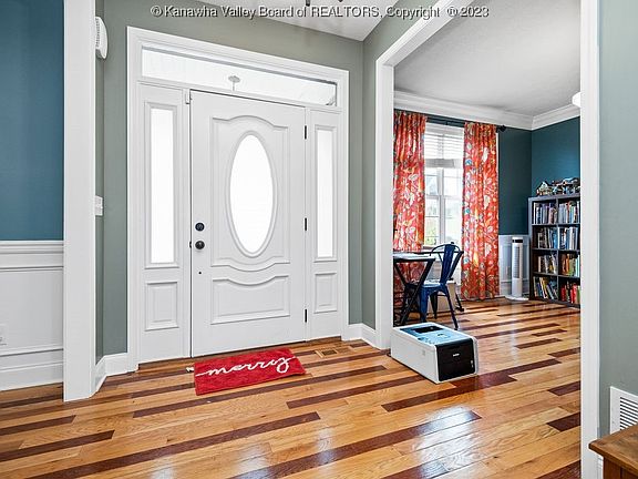 4th image of 259 Wynterhall Ln