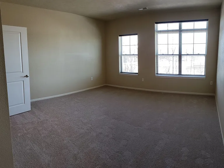 Highland Shores Apartments — Photo 26