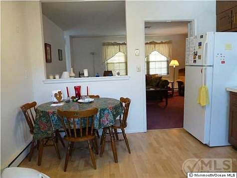 5th image of 806A Balmoral Ct