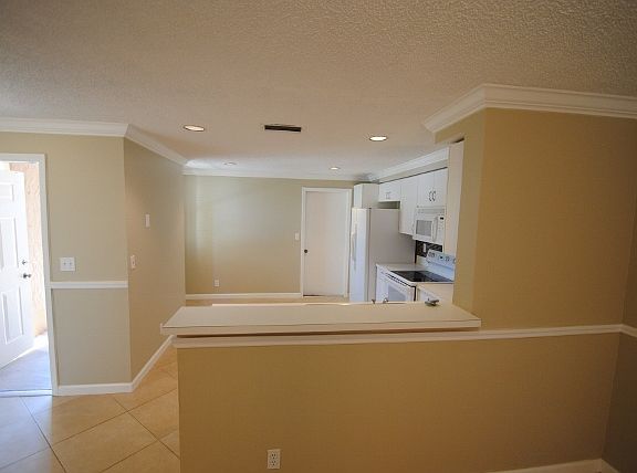 5th image of 1358 Barcelona Way