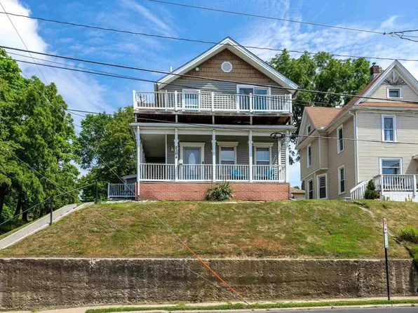 2104 E 12th St, Davenport, IA 52803