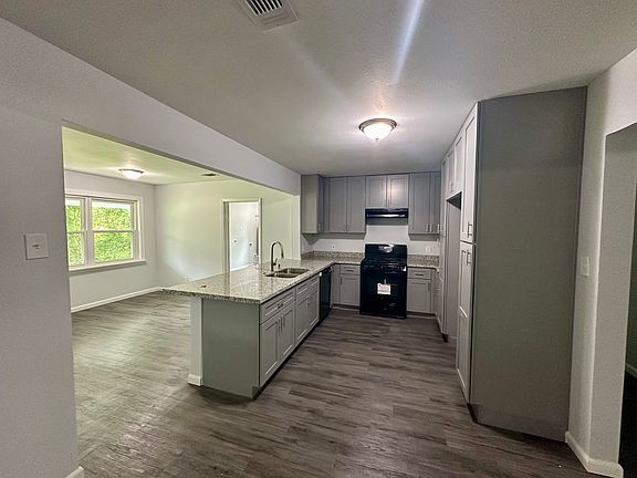 2nd image of 100 Brockman St