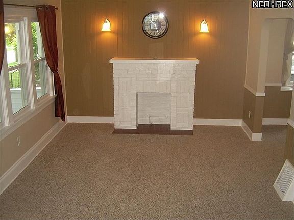 2nd image of 1434 Redwood Ave