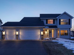 2334 Ponds Way, Shakopee, MN 55379