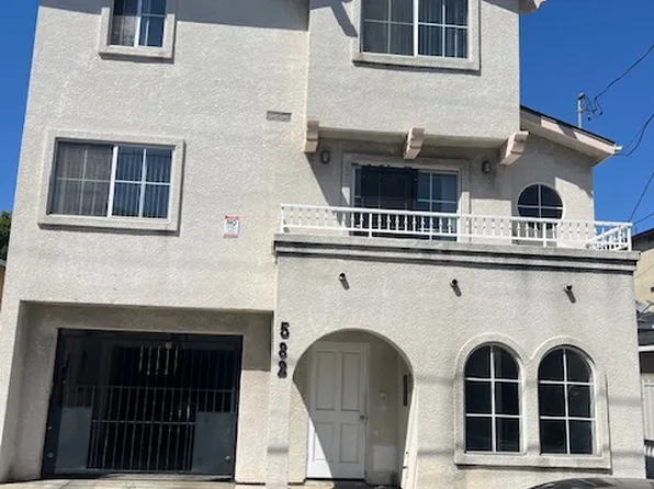 582 W 8th St, San Pedro, CA 90731