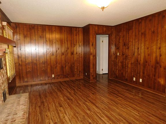3rd image of 147 Briarwood Dr