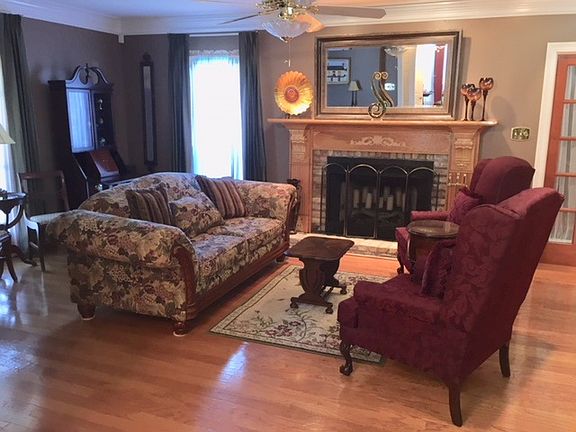 3rd image of 185 Wilson Ave #0
