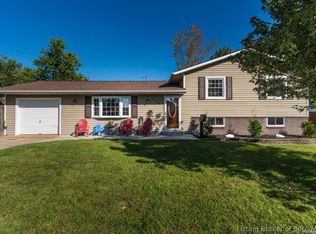 114 Greenbriar Dr, New Albany, IN 47150
