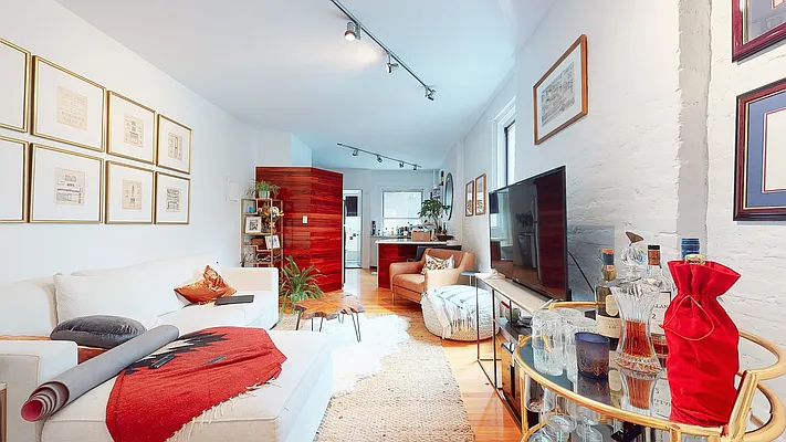 Rented by Bond New York | media 12