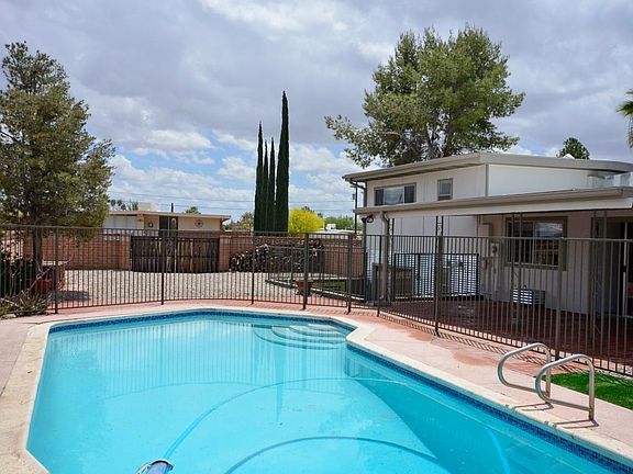 Pool- double gate to yard allows for boat/trailer/RV parkin