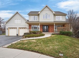 136 Grindstone Way, Hamilton, ON L9H7B8