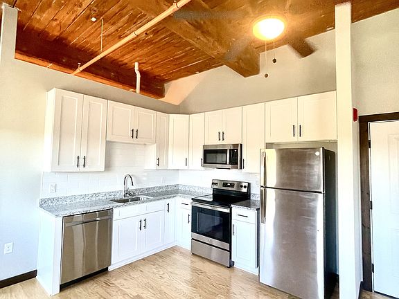 3rd image of 1701 12th St #302