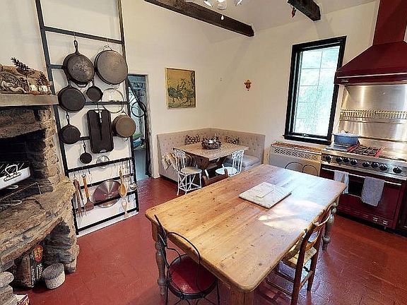 italian summer kitchen