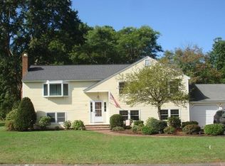 14 Fairview Dr, Westford, MA 01886