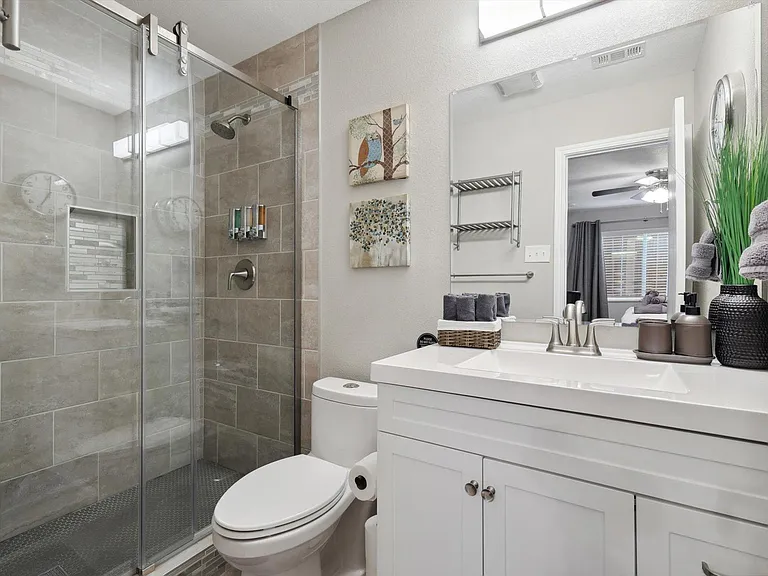 2914 Flagstone Dr — Photo 22