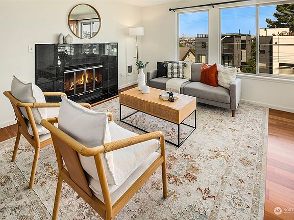 3rd image of 2145 Dexter Avenue N #304