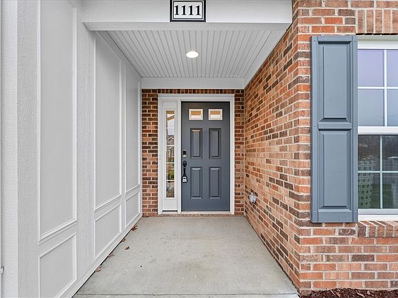 4th image of 1111 Forest Oaks Dr