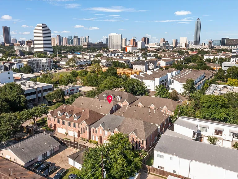 5913 Dolores St #B — Photo 7