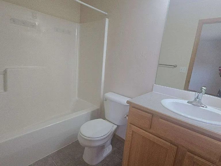 29 Stratford Dr — Photo 10