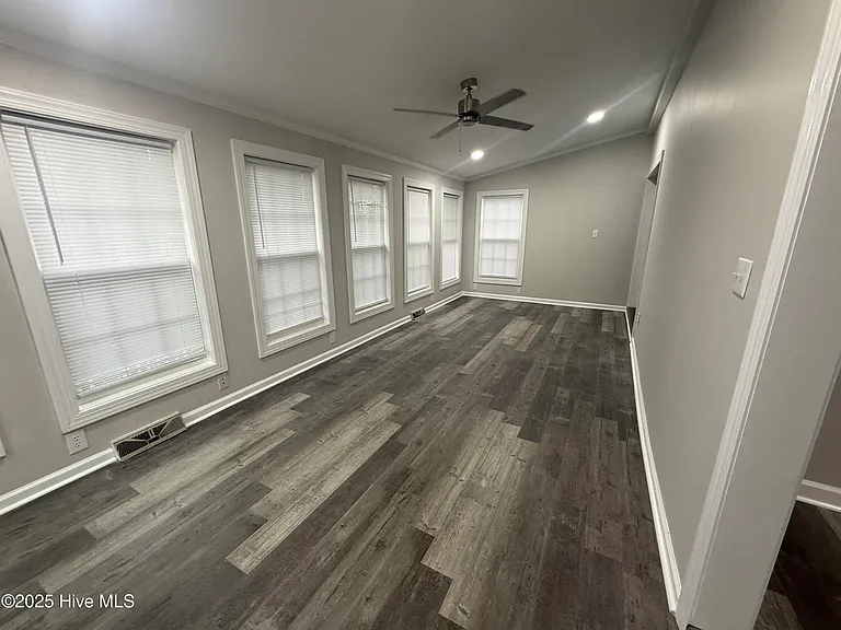 1215 E Wright Rd — Photo 6