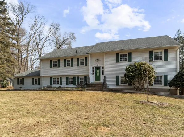 45 Verbena Court, Cheshire, CT 06410