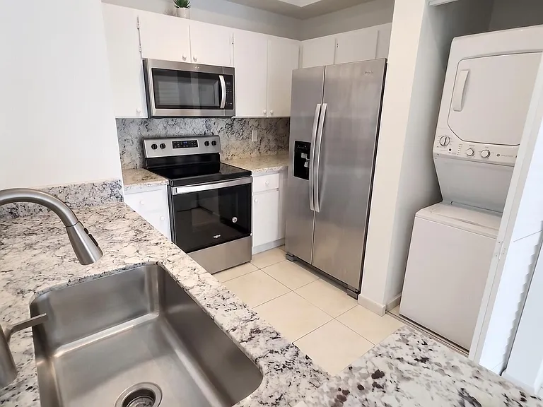 7240 NW 114th Ave #304 — Photo 5