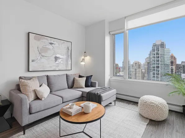 1283 Howe St #1906, Vancouver, BC V6Z 0E3
