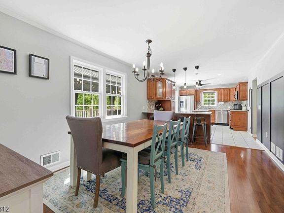 5th image of 207 Mooney Rd