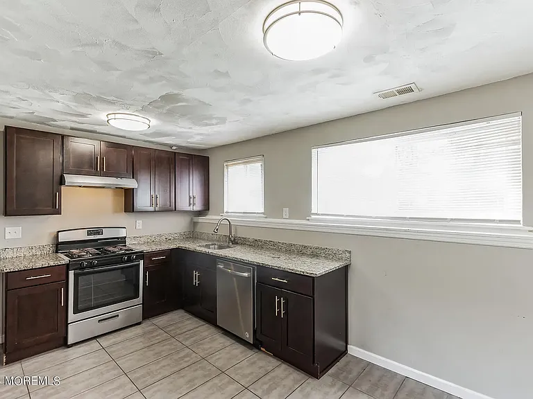 456 Brook Forest Dr — Photo 12