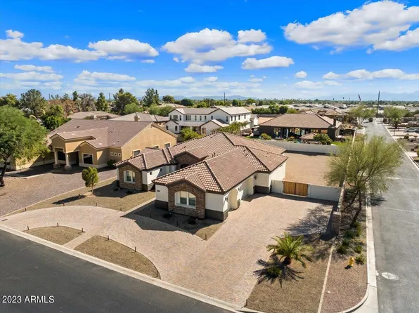 8041 W Morten Avenue, Glendale, AZ 85303