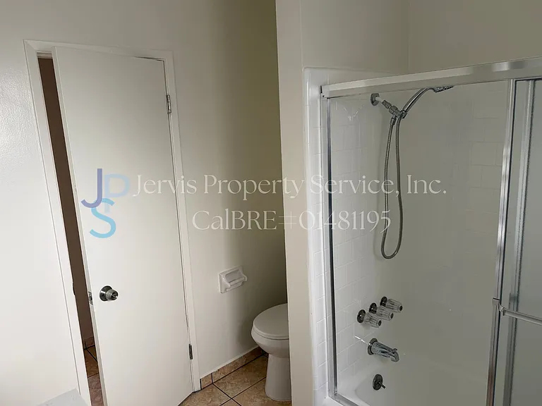 8700 #215 Bathroom