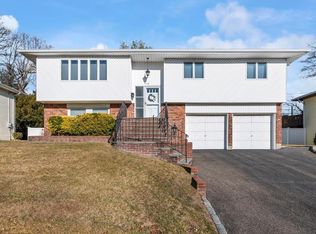 53 Beaumont Drive, Plainview, NY 11803