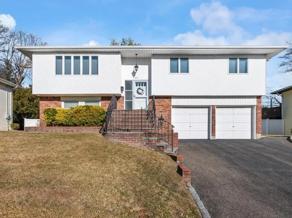 53 Beaumont Drive, Plainview, NY 11803