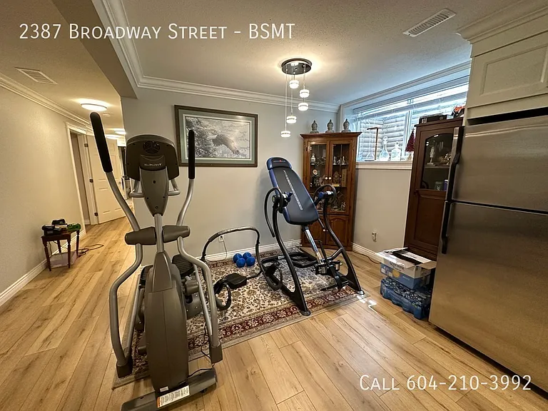 2387 Broadway St #BASEMENT — Photo 7