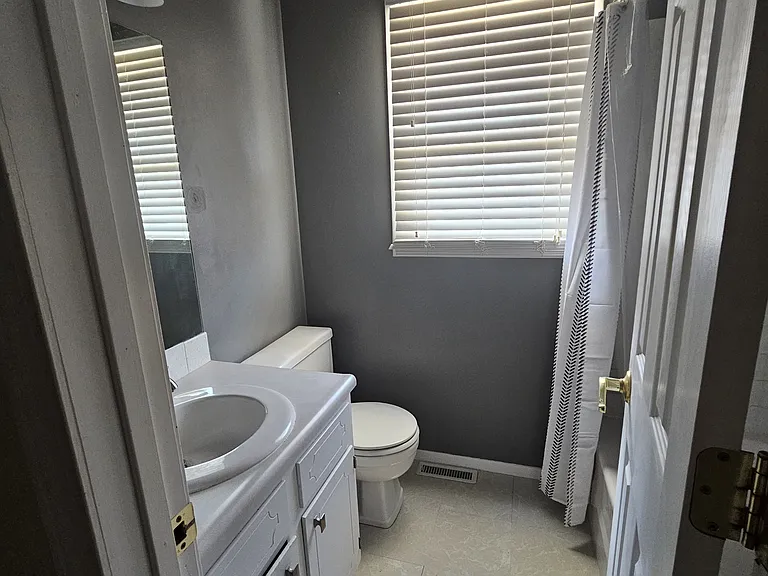 105 E Lincoln St #1-I-1 — Photo 13