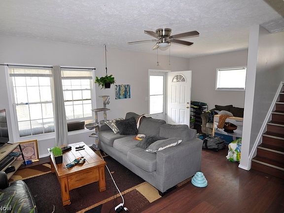 4th image of 4210 Archwood Ave