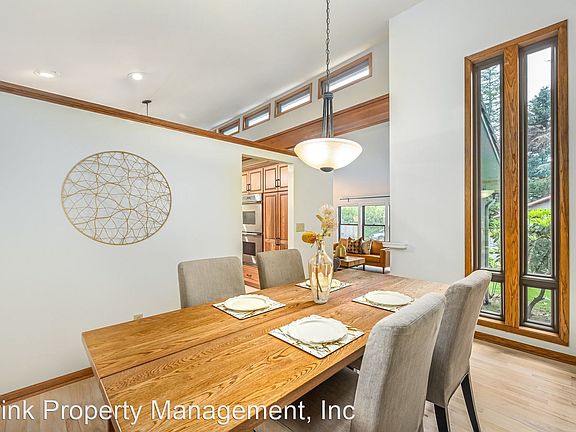 4th image of 16832 Ambaum Blvd S