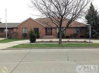 25765 Wilson Dr, Dearborn Heights, MI 48127