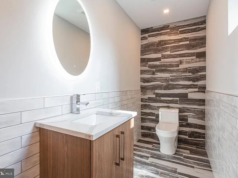 1619 Bainbridge St #3 — Photo 17