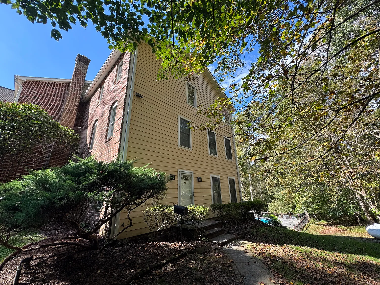 1 bed, 1700 sqft, $2,500 — Photo 1